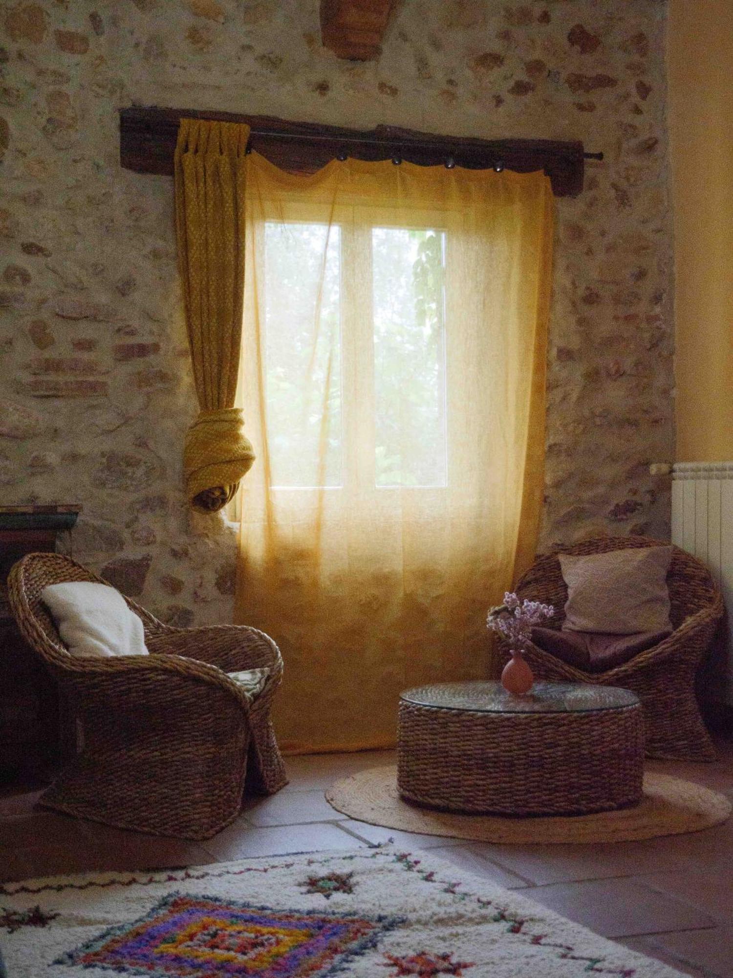 Le Mas De La Prade Bed and Breakfast Bages  Esterno foto